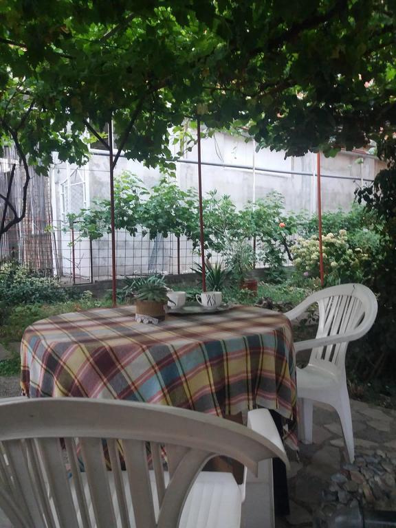Julija Guest House Ohrid Bagian luar foto