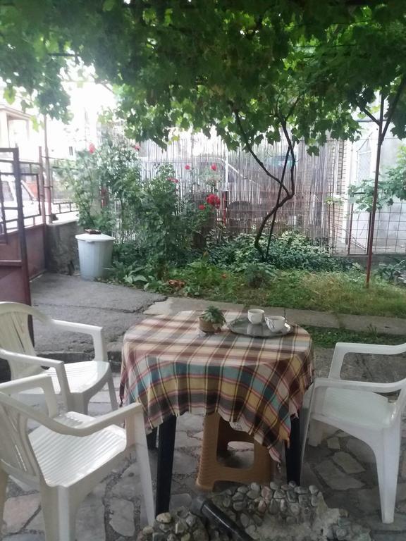 Julija Guest House Ohrid Bagian luar foto